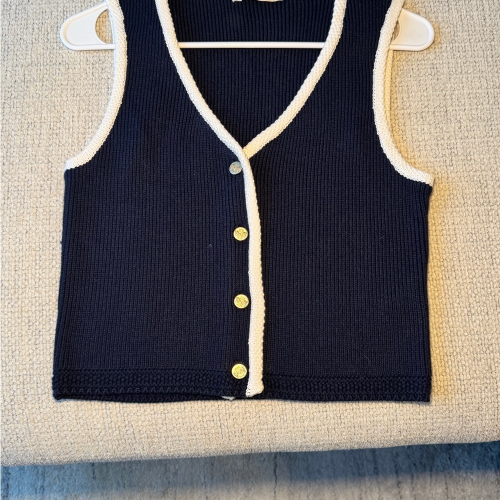 Abercrombie & Fitch Navy and Cream V-Neck Sweater Vest